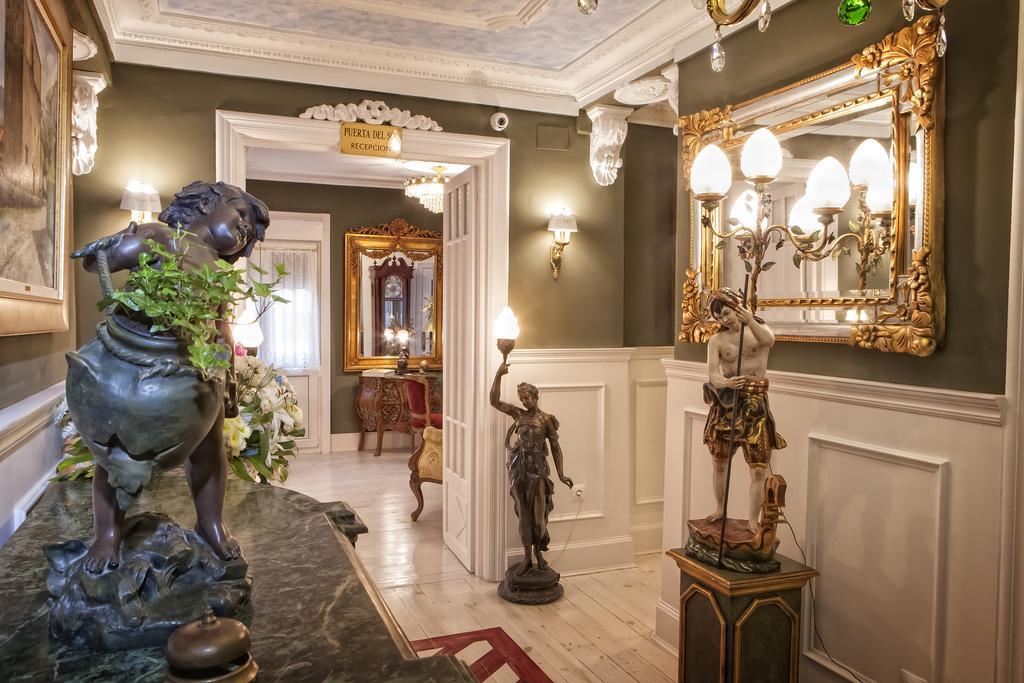 Hostal Boutique Puerta Del Sol Торрелавега Экстерьер фото