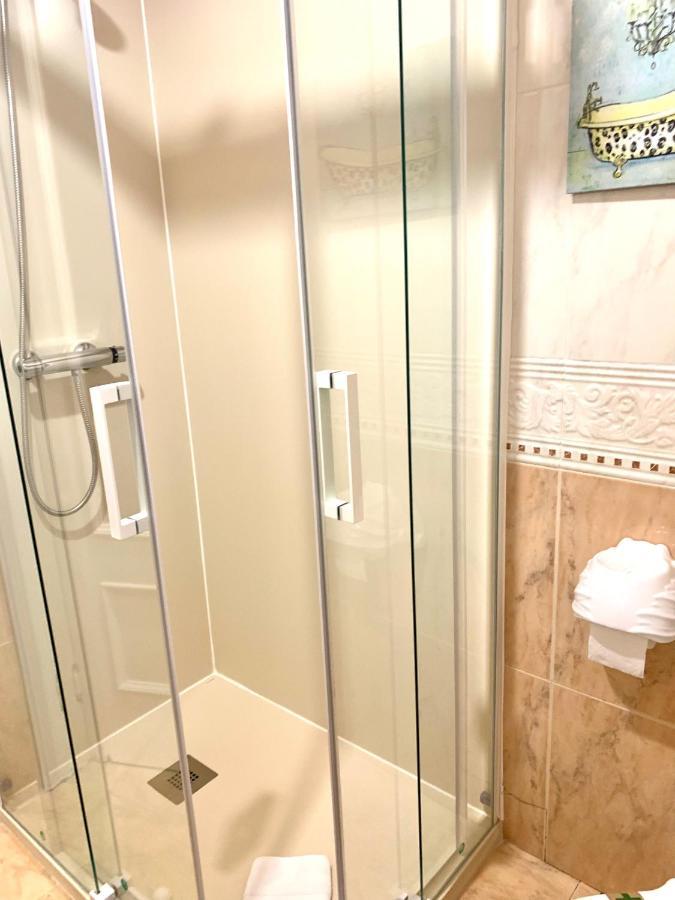 Hostal Boutique Puerta Del Sol Торрелавега Экстерьер фото