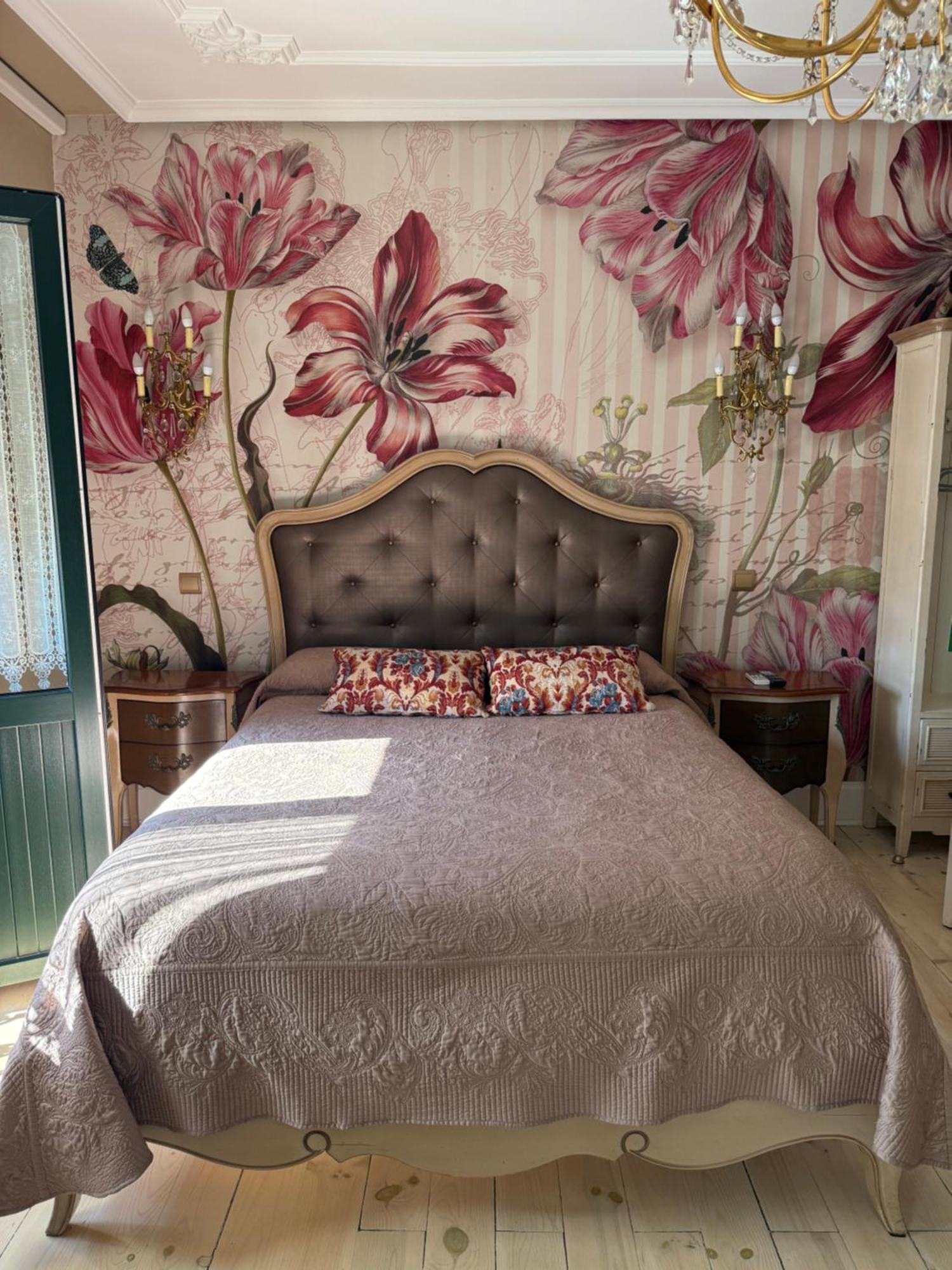 Hostal Boutique Puerta Del Sol Торрелавега Экстерьер фото