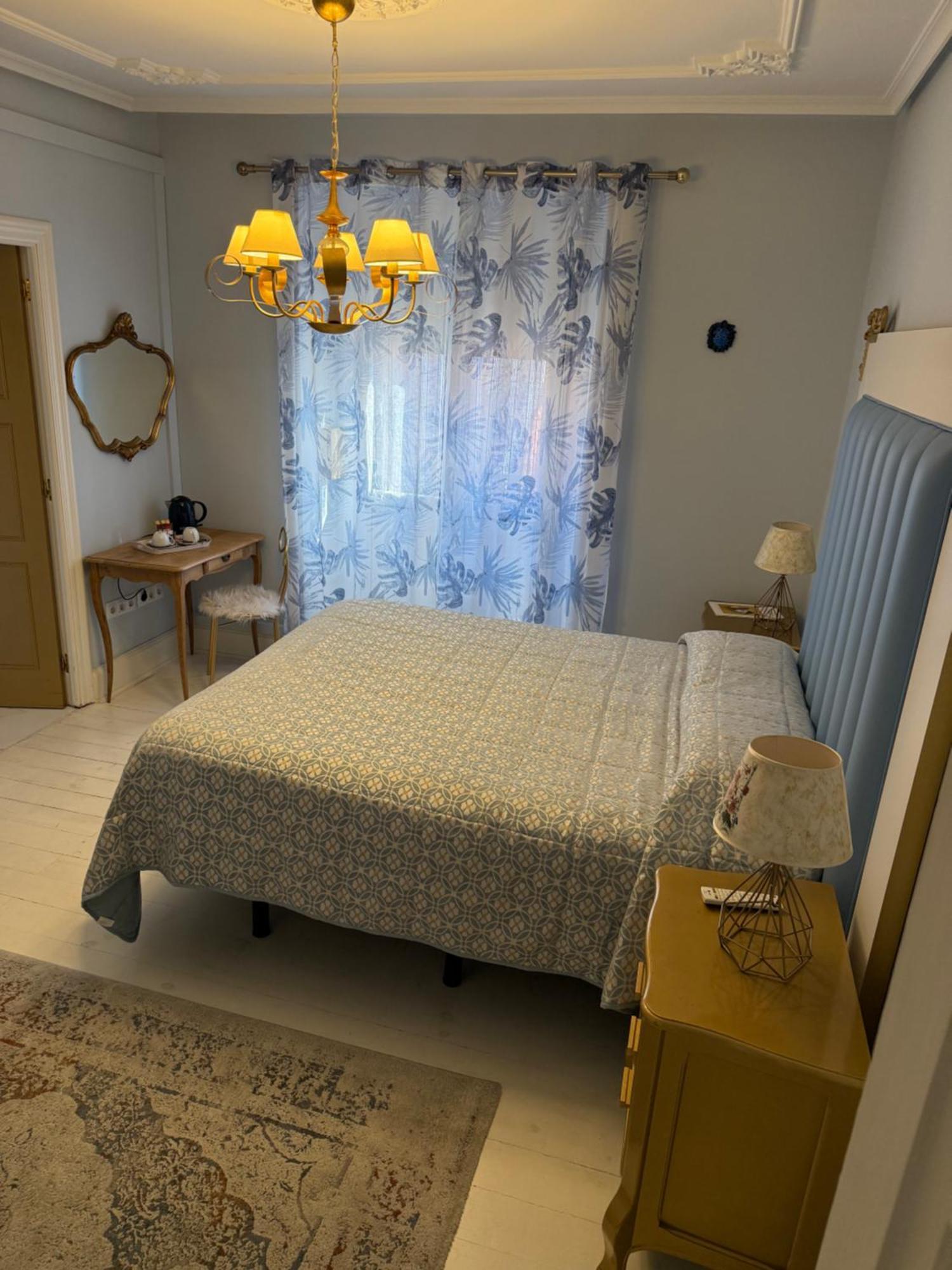 Hostal Boutique Puerta Del Sol Торрелавега Экстерьер фото